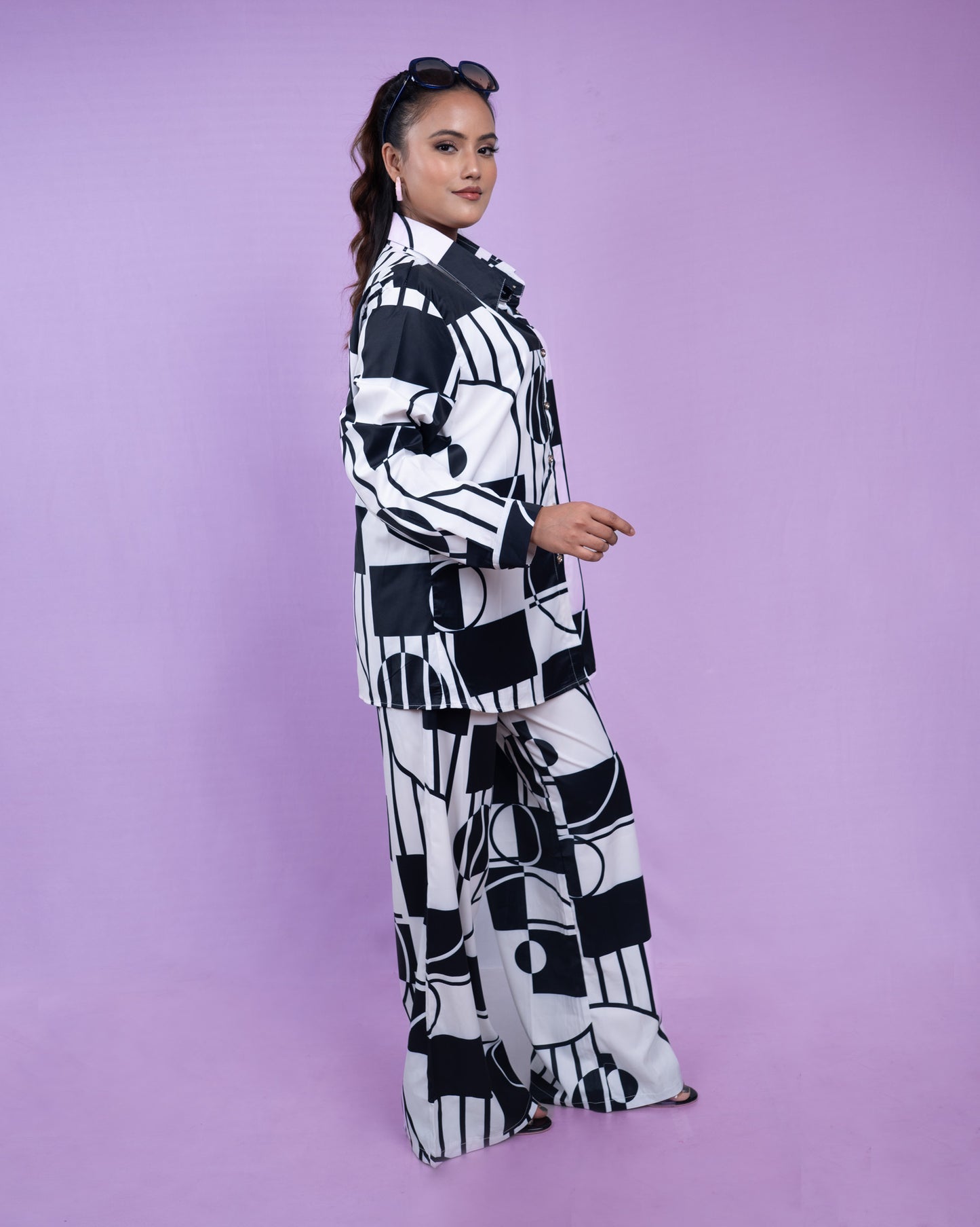 Black and White Geometric Printed Shirt and Wide-Leg Pants Set